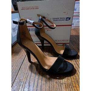 New 8.5M C&M Camilla & Marc Black Stiletto Pump High Heel Dress Shoes